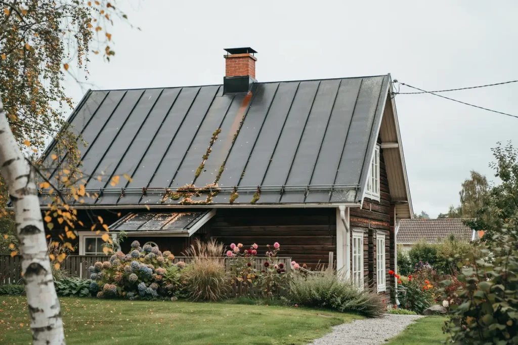 septembercheck f r pl ttak och pl tdetaljer s f rbereder du huset inf r h stens regn och bl st